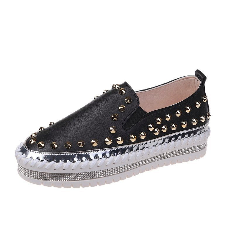 Rubber outsole of Fashion Flat Sneakers for firm grip